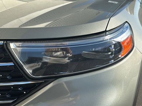 Certified 2020 Ford Explorer XLT w/ Equipment Group 202A image 6