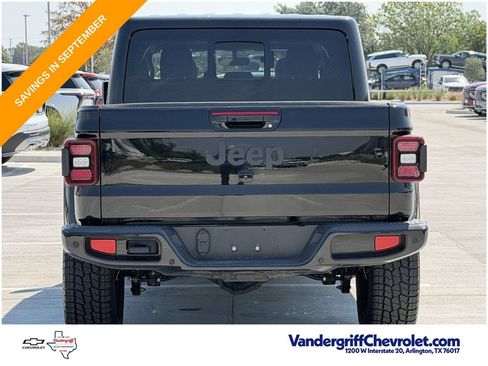 Used 2023 Jeep Gladiator Overland AWD/4WD image 5