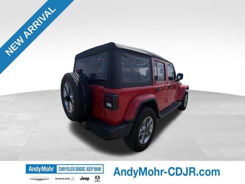 Used 2018 Jeep Wrangler Unlimited Sahara AWD/4WD image 7
