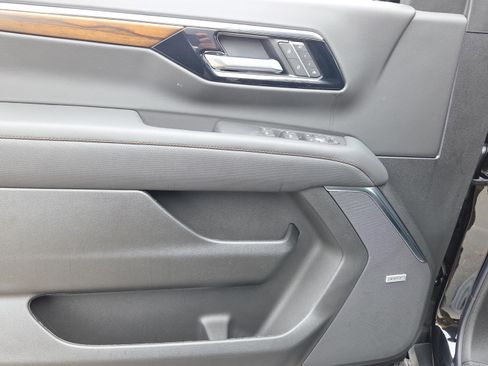 New 2026 Chevrolet Tahoe High Country image 25