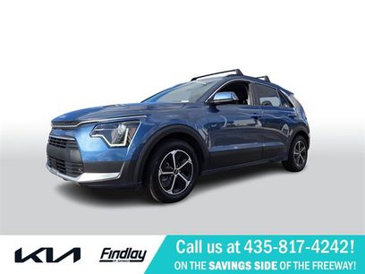 Used 2025 Kia Niro EX