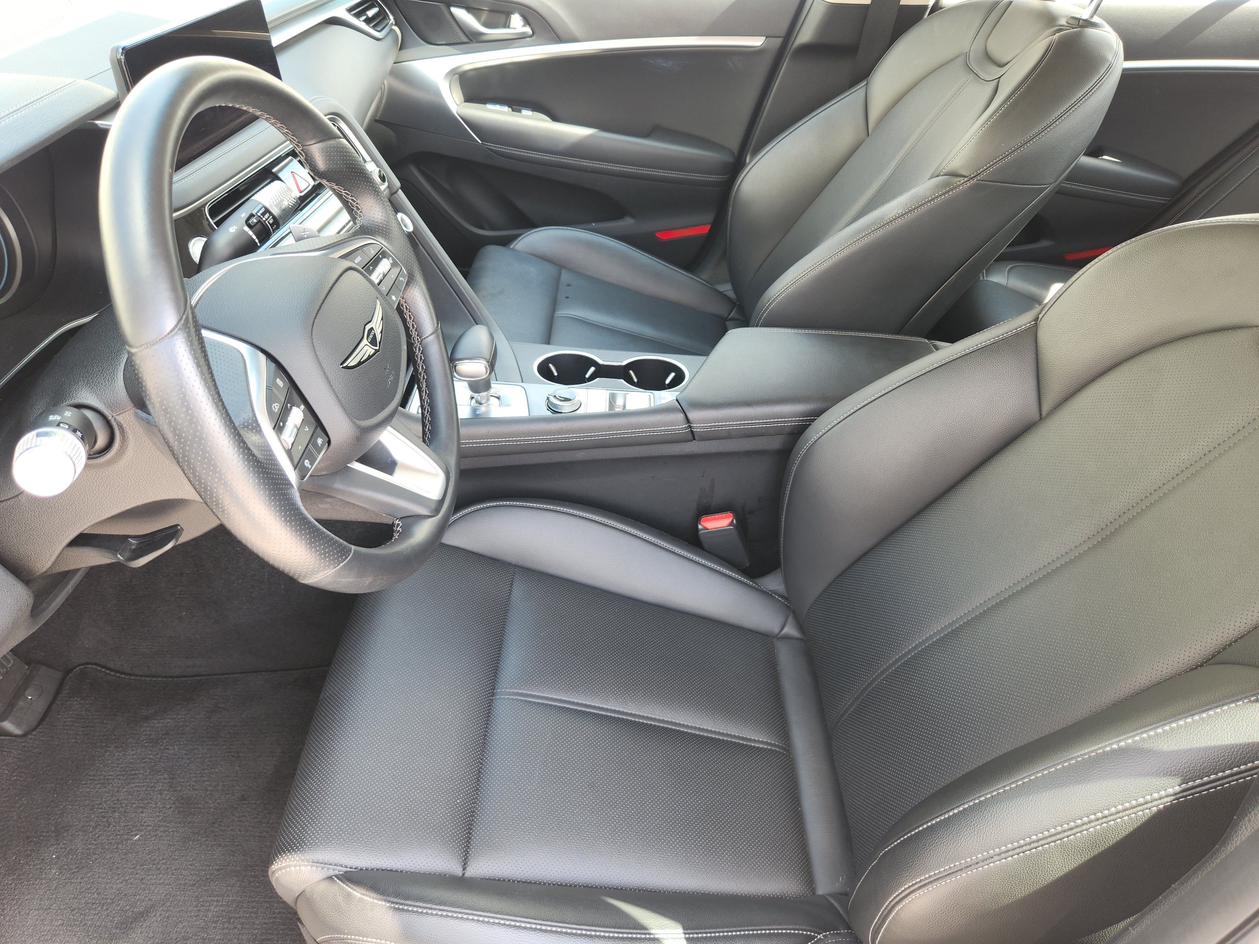Used 2025 Genesis G70 2.5T RWD image 15
