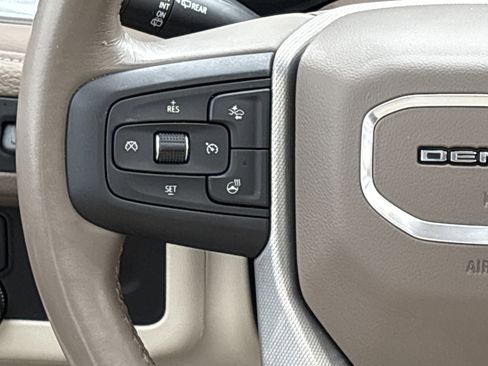 Used 2021 GMC Yukon Denali image 22