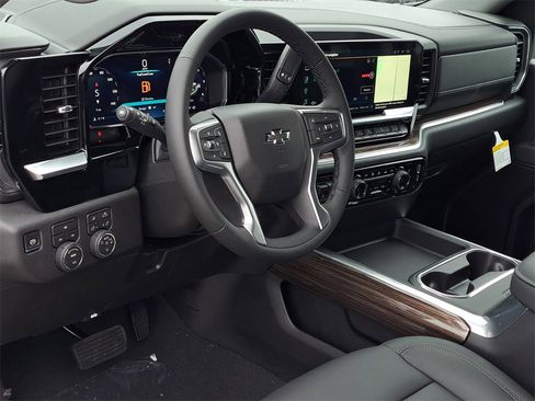 New 2026 Chevrolet Silverado 3500 LT w/ Trail Boss Package image 7