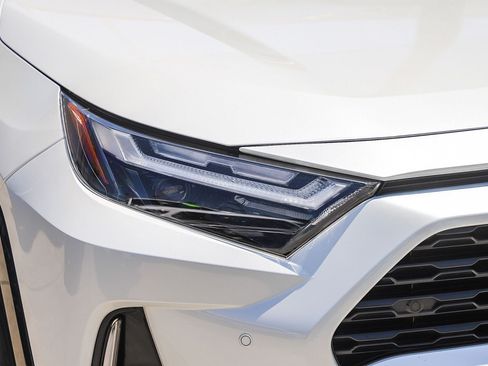 Certified 2023 Toyota RAV4 XSE AWD/4WD image 4