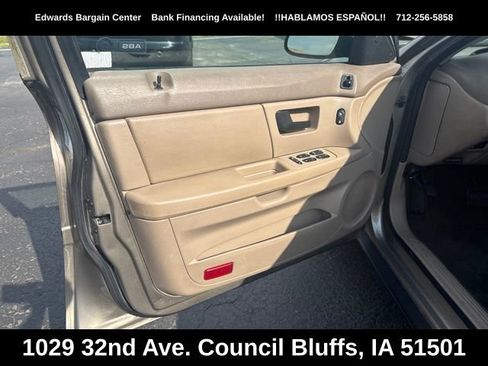 Used 2004 Ford Taurus SES FWD image 12