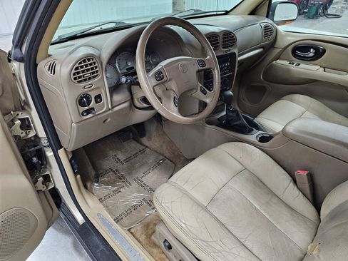 Used 2004 Buick Rainier CXL image 28