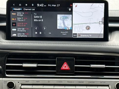 Used 2025 Genesis G70 2.5T image 10