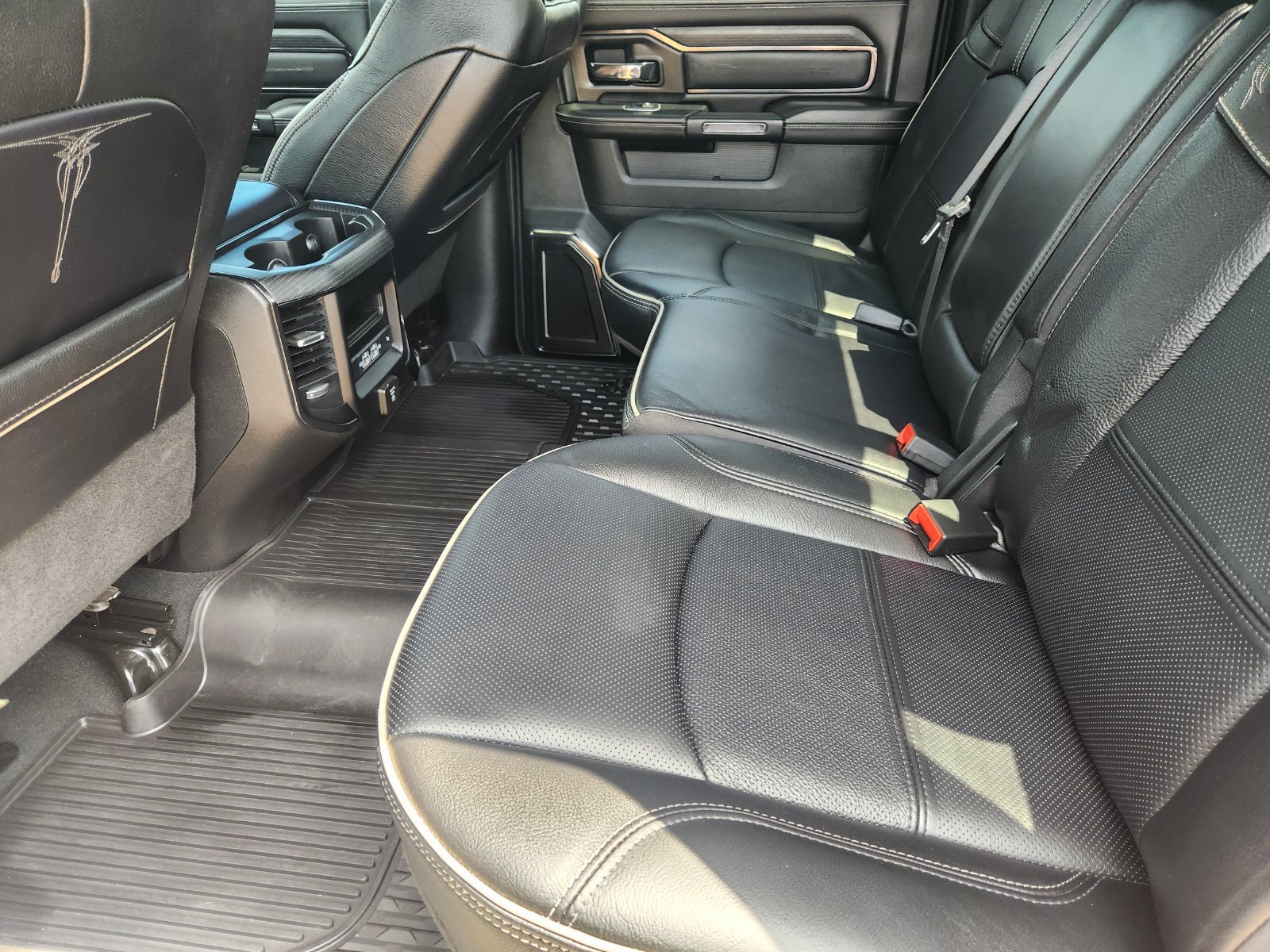 Used 2024 RAM 2500 Limited AWD/4WD image 33