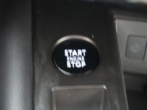 Used 2025 Nissan Kicks SR w/ SR Premium Package image 16