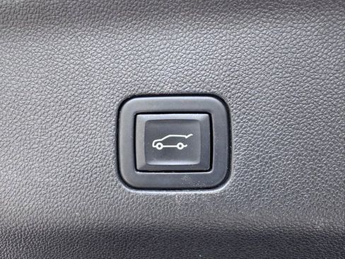 Used 2021 Cadillac Escalade Premium Luxury w/ Performance Package image 10