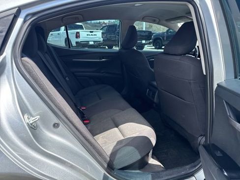 Used 2025 Toyota Camry LE w/ Convenience Package image 19