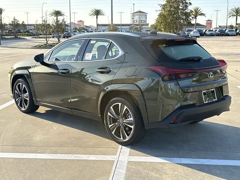 New 2026 Lexus UX 300h FWD image 10