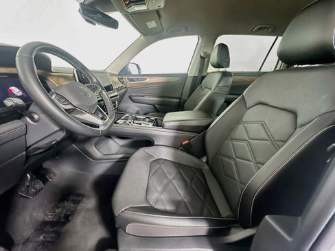 Used 2025 Volkswagen Atlas SE FWD image 13