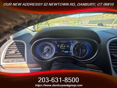 Used 2017 Chrysler 300 C Platinum w/ Safetytec Plus Group AWD/4WD image 12