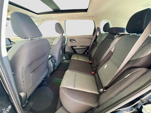 Used 2021 Nissan Rogue SV image 26