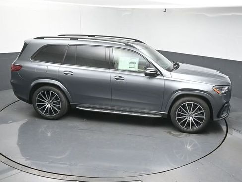 Used 2025 Mercedes-Benz GLS 450 4MATIC image 50
