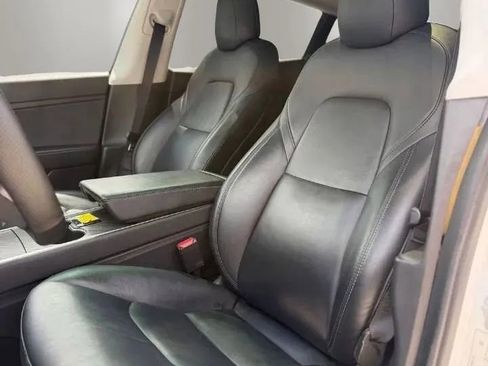 Used 2020 Tesla Model 3 Standard Range Plus RWD image 12