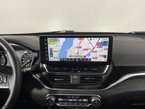 Used 2024 Nissan Altima 2.0 SR image 10