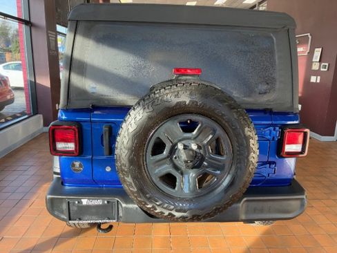 Used 2018 Jeep Wrangler Unlimited Sport AWD/4WD image 10