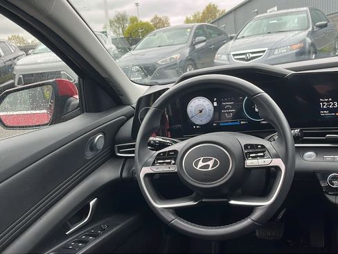 Used 2024 Hyundai Elantra Limited FWD image 22