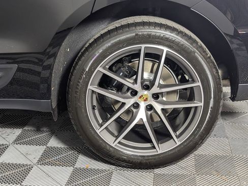 New 2026 Porsche Macan image 12