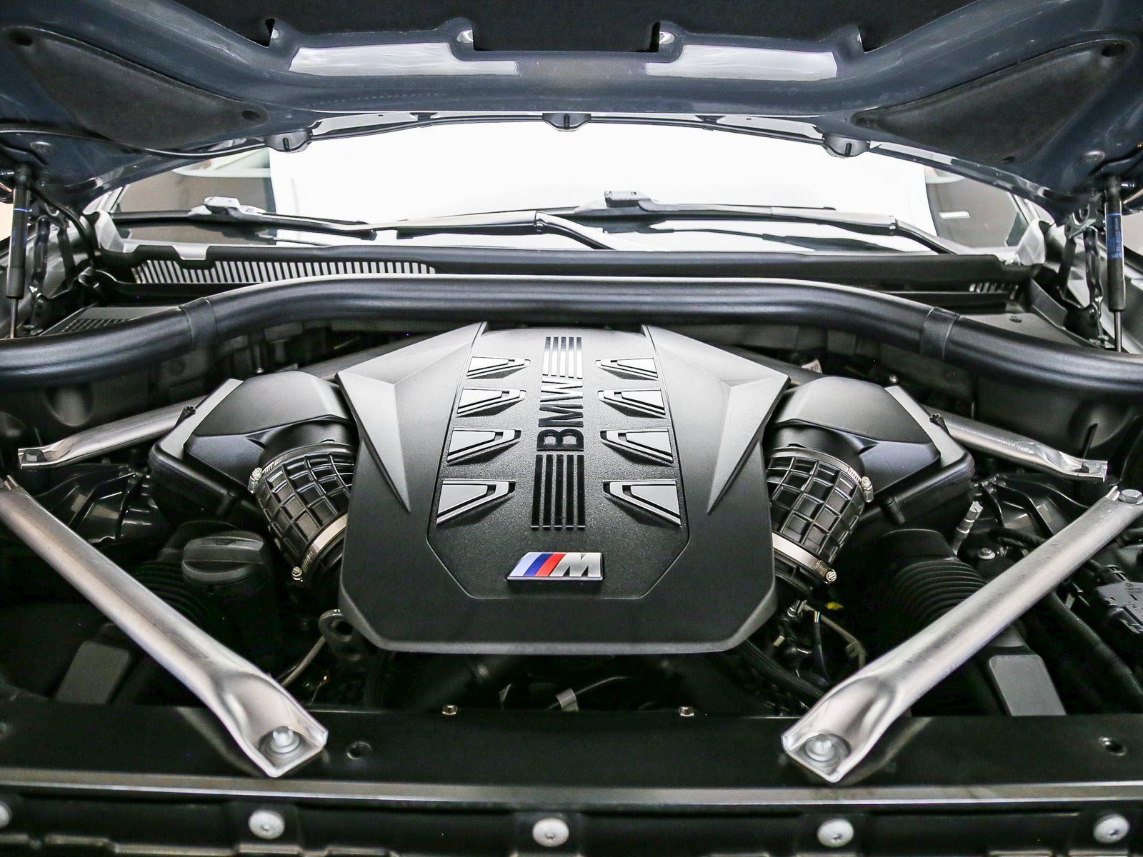 Certified 2025 BMW X6 M60i AWD/4WD image 28