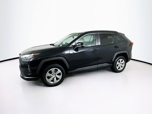 Used 2020 Toyota RAV4 LE image 4