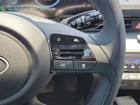 New 2026 Hyundai Elantra Limited FWD image 8