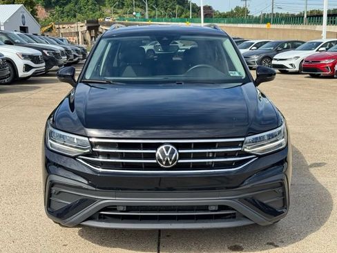Used 2023 Volkswagen Tiguan SE AWD/4WD image 9
