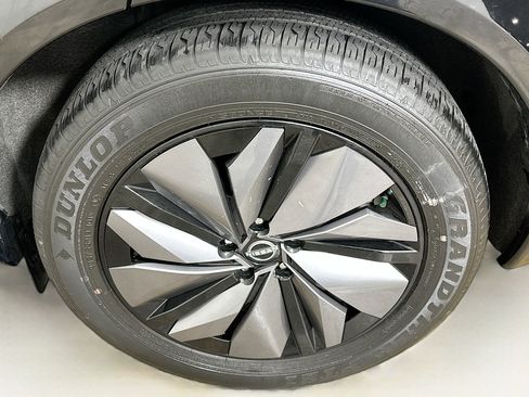 Used 2024 Nissan Ariya FWD image 11