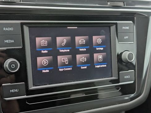 Used 2020 Volkswagen Tiguan S FWD image 18