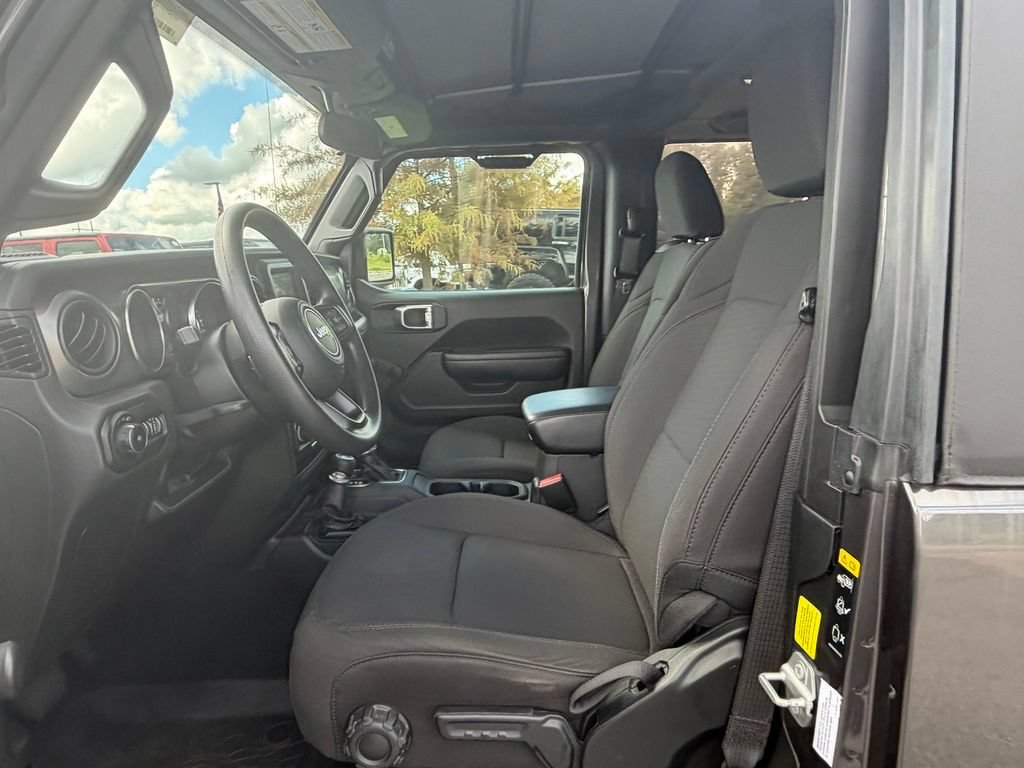 Used 2022 Jeep Wrangler Sport AWD/4WD image 32