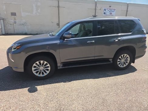 Used 2023 Lexus GX 460 Premium w/ Premium Package AWD/4WD image 9