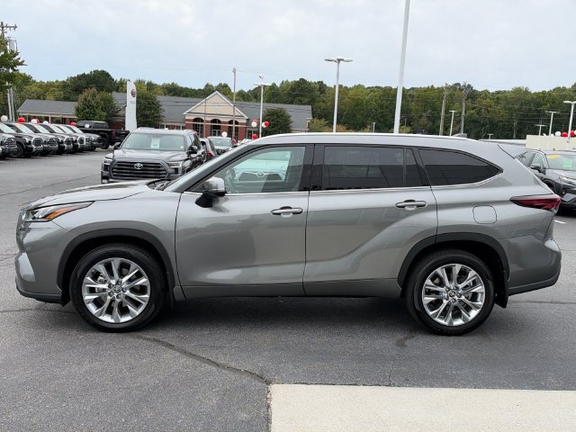 Used 2026 Toyota Highlander Limited AWD/4WD image 7