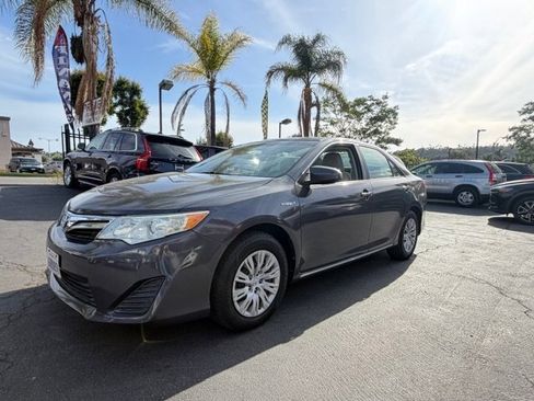 Used 2012 Toyota Camry LE FWD image 6