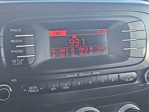 Used 2015 Kia Soul + image 22