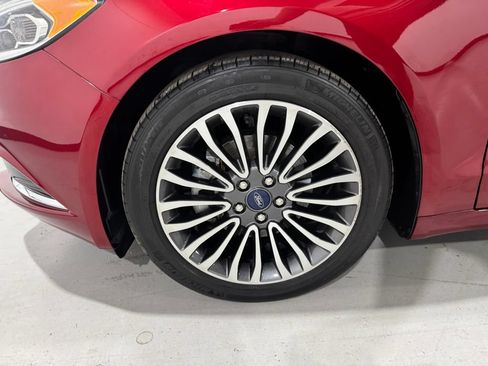 Used 2018 Ford Fusion SE w/ Equipment Group 602A FWD image 9