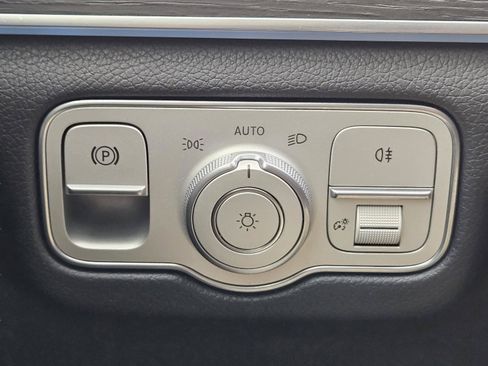 Used 2025 Mercedes-Benz GLE 350 4MATIC image 16