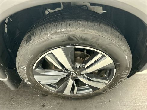 Used 2021 Nissan Rogue SL image 12