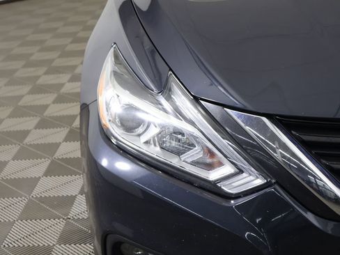 Used 2018 Nissan Altima 2.5 SV image 9