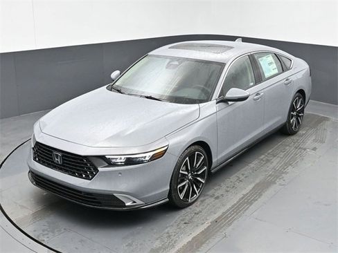 New 2025 Honda Accord Touring image 15