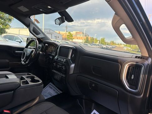 Used 2022 Chevrolet Silverado 1500 LT AWD/4WD image 13