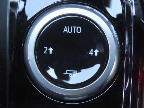 New 2026 Chevrolet Colorado LT image 12