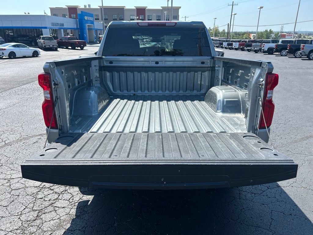 Used 2026 Chevrolet Silverado 1500 RST AWD/4WD image 38