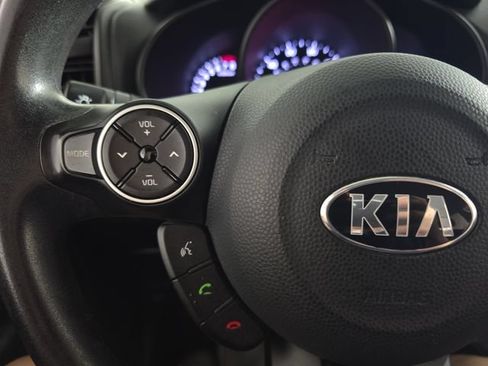 Used 2018 Kia Soul FWD image 13