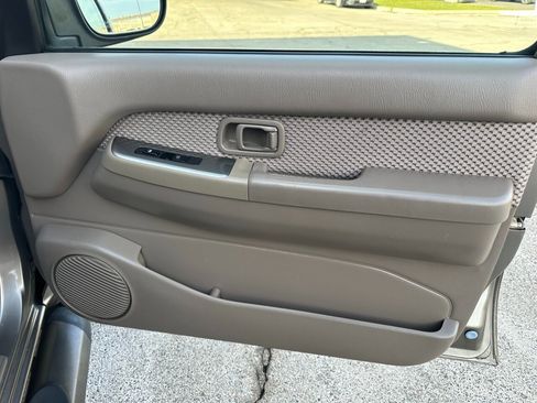 Used 2004 Nissan Pathfinder SE image 28