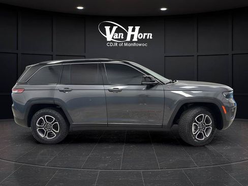 Used 2022 Jeep Grand Cherokee Trailhawk w/ Luxury Tech Group III AWD/4WD image 8