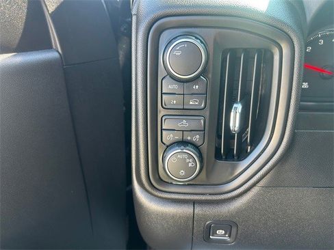 Certified 2024 Chevrolet Silverado 1500 Custom image 17
