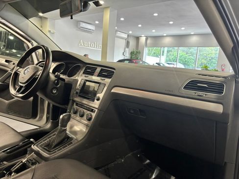 Used 2015 Volkswagen Golf S FWD image 21